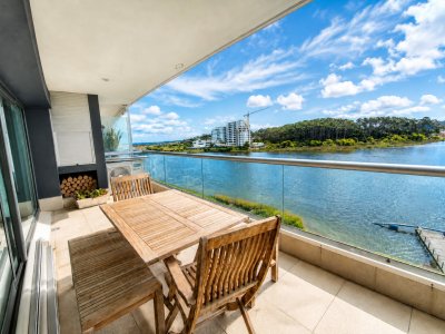 Alquiler Temporal Apartamento 2 Dormitorios con vista a la Laguna del Diario Punta del Este