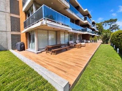 Venta Apartamento 3 Dormitorios con Terraza Jardin Mansa Punta del Este