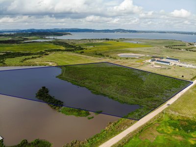 Venta Chacra en Exclusivo Complejo con Lago Privado Laguna del Sauce Punta Ballena