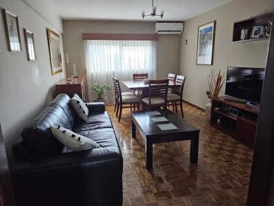 Venta Apto 2 Dormitorios y Cochera Pocitos