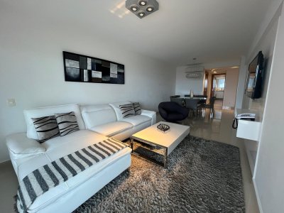 Apartamento en venta a pasos del mar, Punta del Este