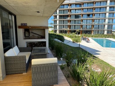 Apartamento en venta, alquiler anual o alquiler de verano  de 2 dormitorio en Playa Mansa, Punta del Este