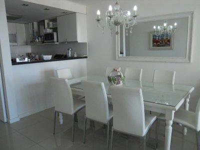 Apartamento en venta y alquiler de 2 dormitorios, Punta del Este.