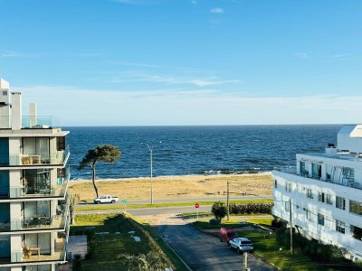 Apartamento en alquiler de verano e invierno de 2 dormitorios y parrillero en Playa Mansa