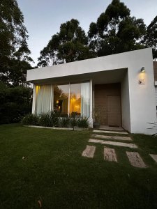 Casa en venta de 3 dormitorios en parque Burnett