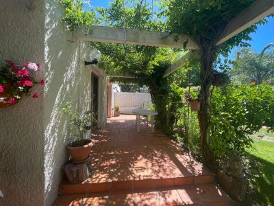 Casa en alquiler de temporada, zona Cantegril Punta del Este