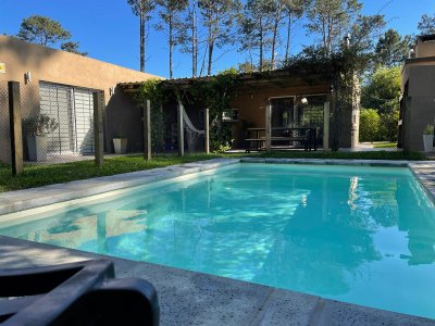 Casa en venta de 3 dormitorios en Burnett