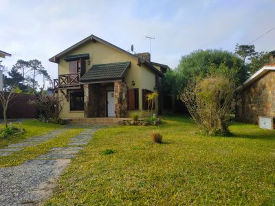 Casa a metros del mar ALQUILER anual y temporal.
