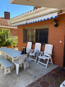 CHALET EN VENTA 3 DOR Y DEPENDENCIA EN PLAYA MANSA (PUNTA DEL ESTE)