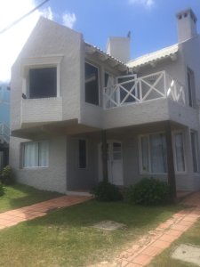 alquilo casa en La Barra - Punta del este