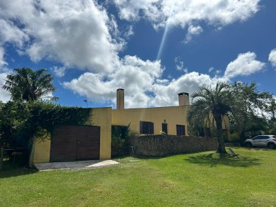 Campo con casa-hotel en venta ubicado en Mariscala