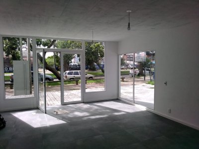 Local En Maldonado -  Sobre Joaquin de Viana.