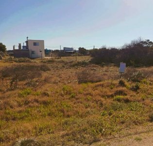 TERRENO EN PUNTA NEGRA A 40 MTS DEL MAR (PIRIAPOLIS)