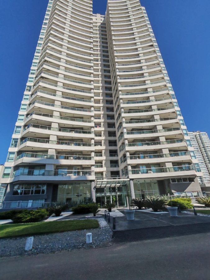 Imagen de Apartamento en venta 2 Dorm + Dep con Baño | Playa Brava
