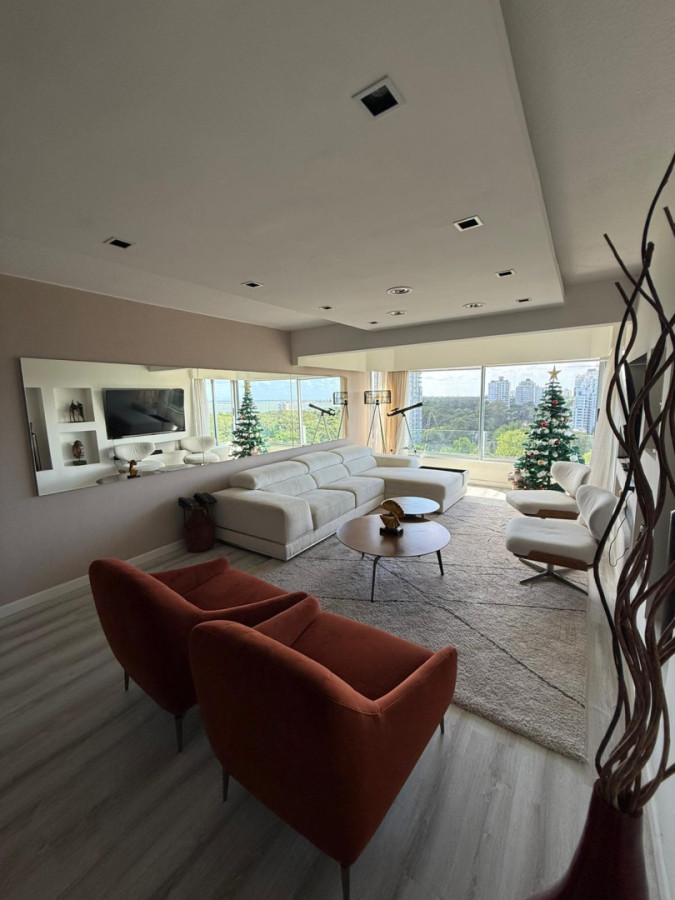 OPORTUNIDAD !!! EXCELENTE APTO EDIFICIO BORA BORA TOTALMENTE RECICLADO  3 DORM. Y 3 BAÑOS 