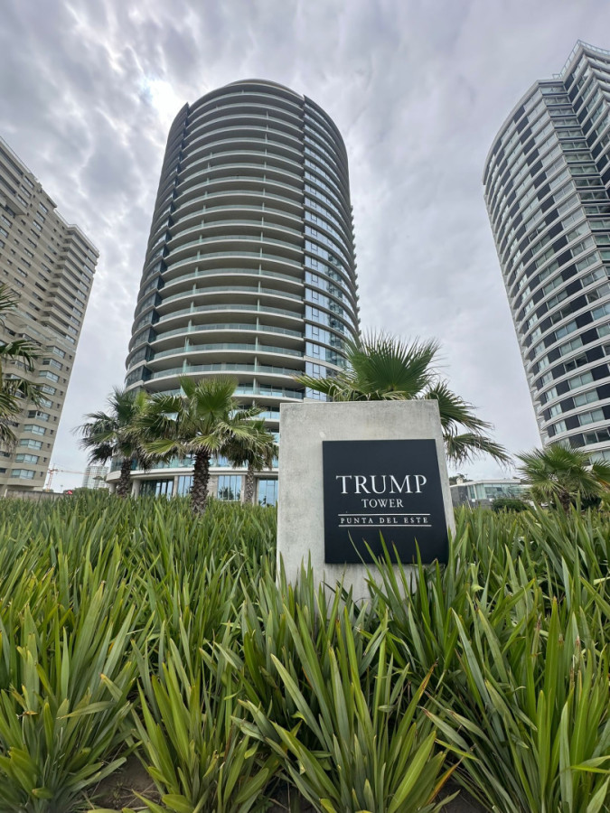 APARTAMENTO EN TORRE TRUMP DE 1 DORMITORIO Y 2 BAÑOS 
