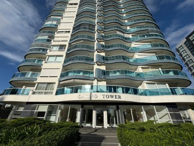 Apartamento de 3 dormitorios en Casino Tower, Punta del Este