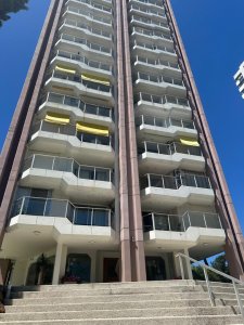 VENDO APTO EN TORRE MARFIL DE 3 DORM + 2 BAÑOS 
