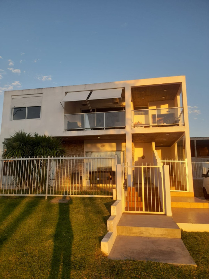 EL PARAISO A 5 MINUTOS DE LA PLAYA MANSA PARADA 39