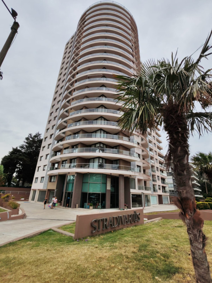 ALQUILER DE TEMPORADA EN EDIFICIO STRADIVARIUS APTO 1 DORM. 1 BAÑO 