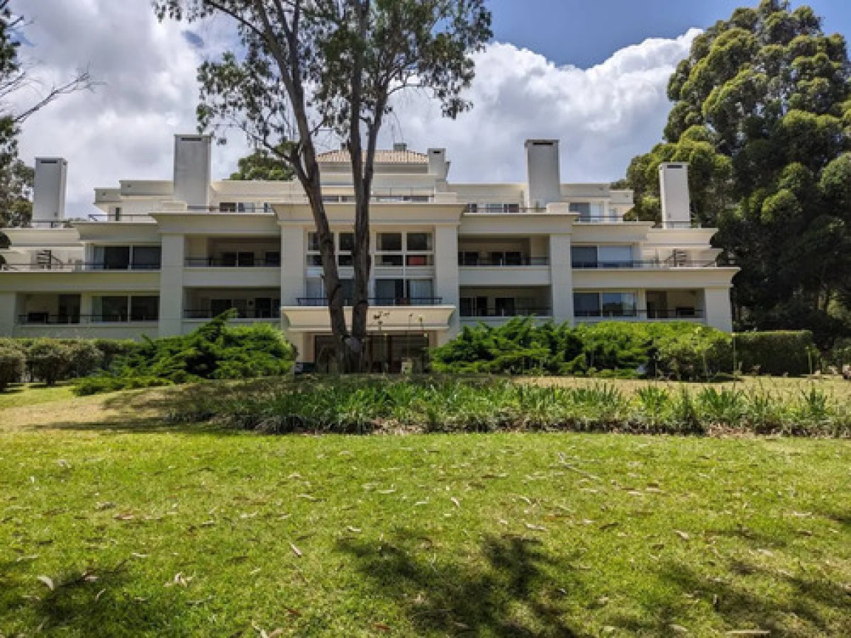 Apartamento con excelente renta en Green Park, Solanas