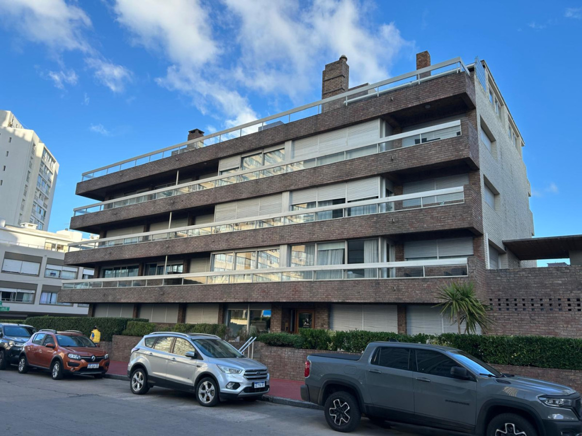 Edificio Porto Santo - Punta del Este Apartamento de 3 Dormitorios y 3 baños 
