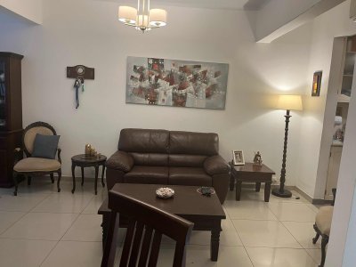 Casa Ph 2 Dormitorios, Patio Con Parrillero