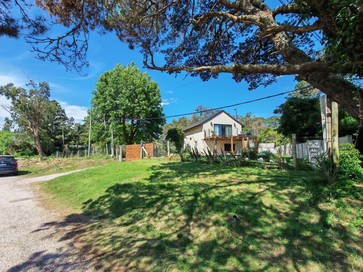 ALQUILO CASA DE 3 DORM. Y 3 BAÑOS  EN PARADA 38 A UNA CUADRA Y MEDIA DEL MAR