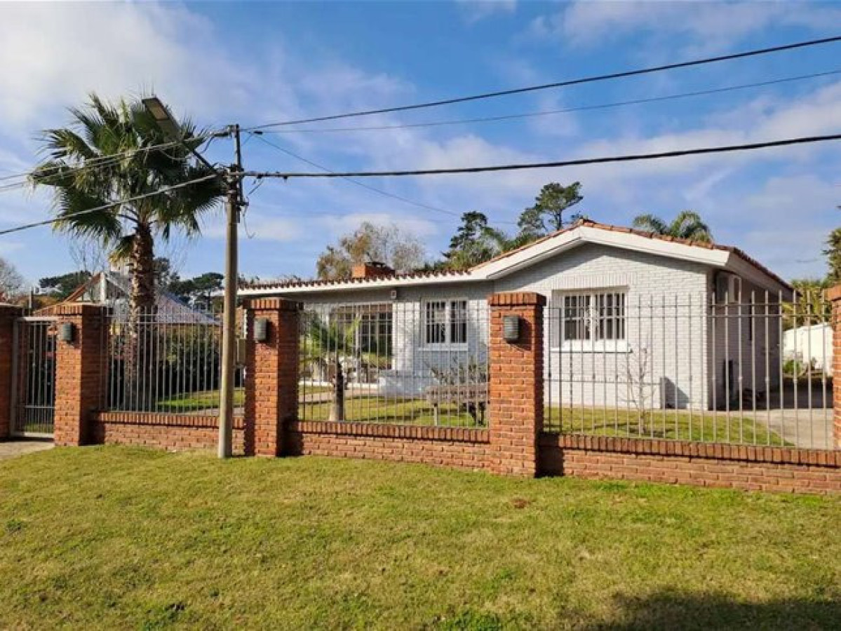 Casa en Alquiler Anual en Punta del Este - Zona Cantegril