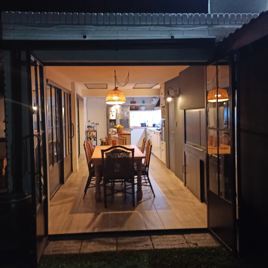 Casa de 4 dormitorios en alquiler de temporada - San Rafael, Punta del Este 