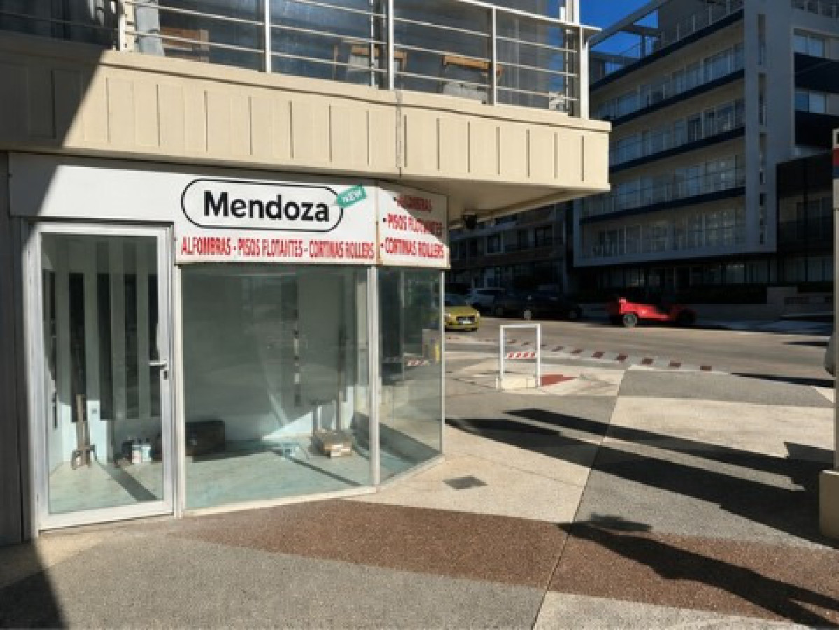 Local Comercial 11m² Alquilado - Punta Del Este - Rentabilidad 5.9% Anual En Dólares
