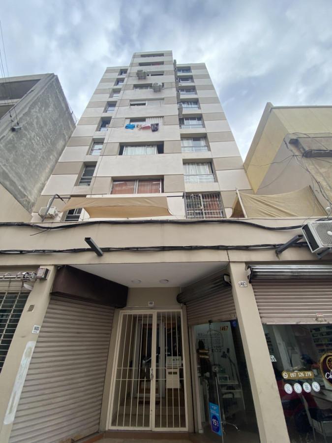 Venta Monoambiente Amoblado Cordón Montevideo E