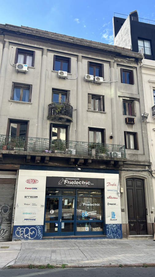 Venta Apartamento 4 Dormitorios  Centro Montevideo G