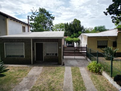 Venta Casa 2 Domitorios Colón Montevideo F