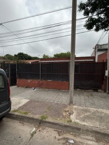 Venta Padrón Único con 2 casas Villa Española Montevideo C