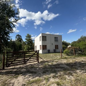 Venta casa 2 dormitorios frente al mar balneario Santa Regina Colonia LR