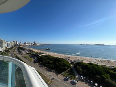Apartamento 3 Dormitorios en Millenium Tower  Punta del Este