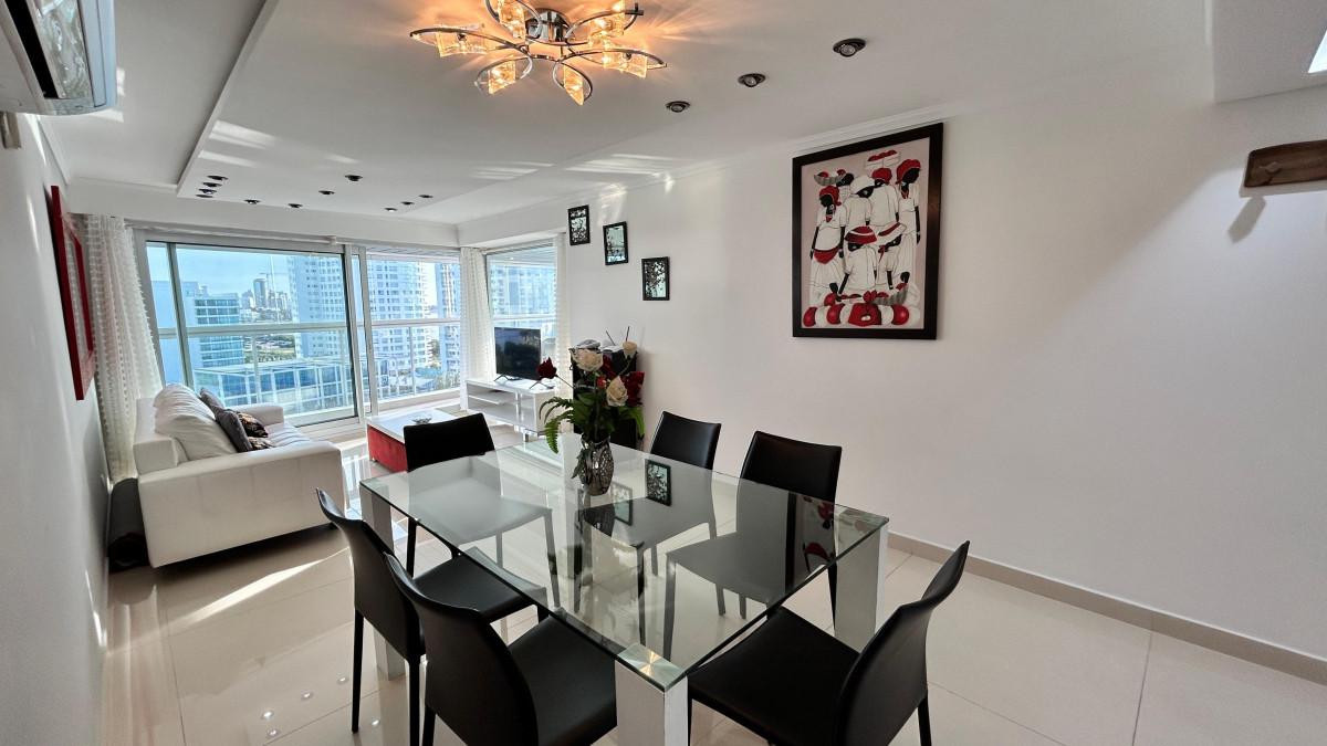 Apartamento de 2 Dormitorios, Playa Mansa - Edificio Miami Boulevard I
