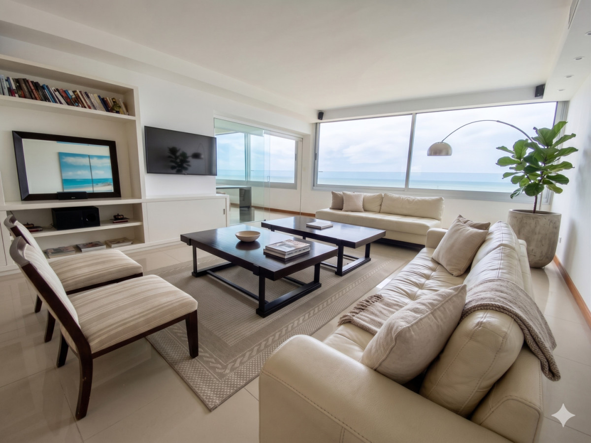 Departamento 3 dormitorios frente al mar en Playa Brava, Punta del Este