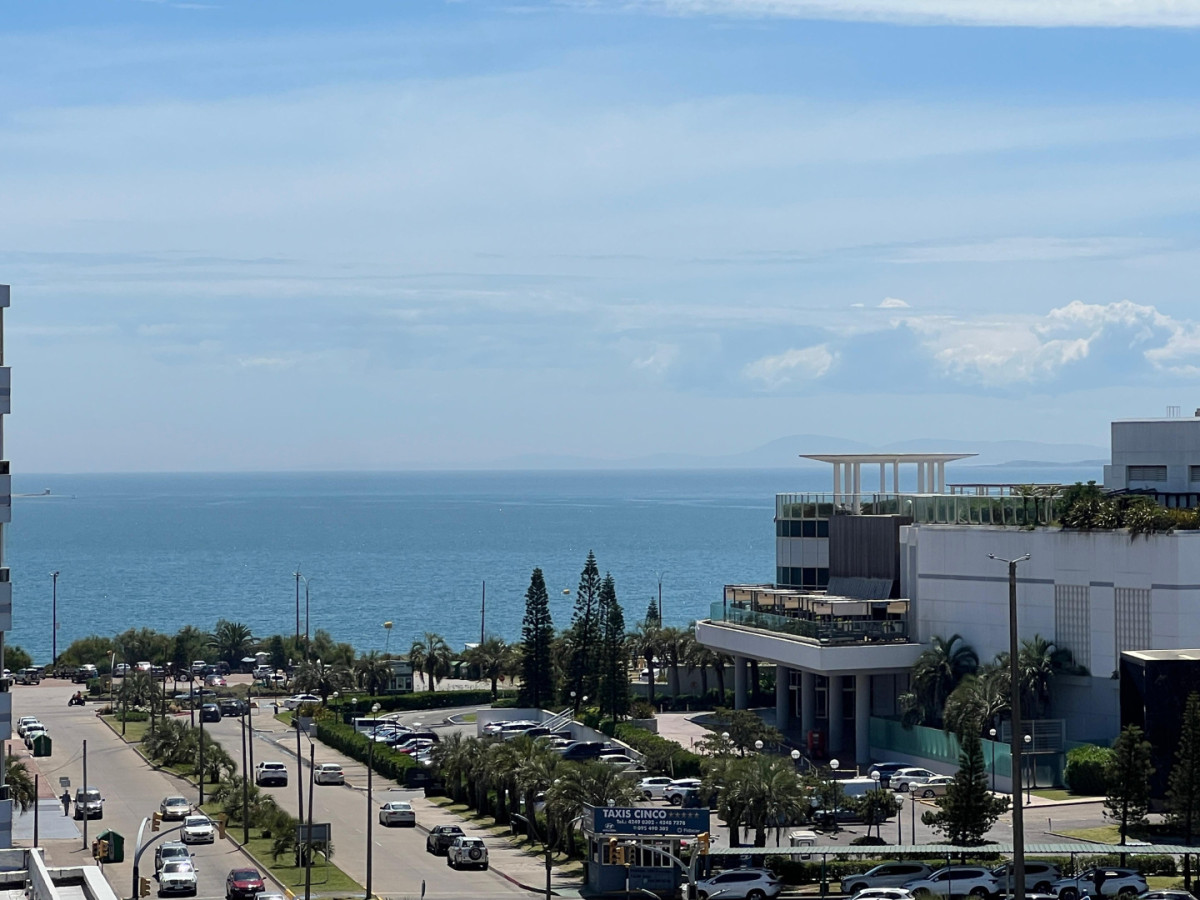 Apartamento 3 dormitorios en Art Tower, Punta del Este