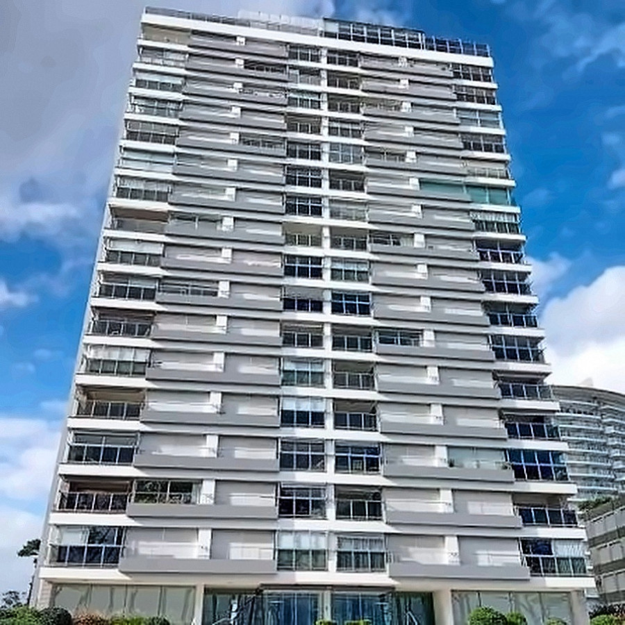Alquiler Temporada Punta del Este  Edificio Inmarangatu frente al mar
