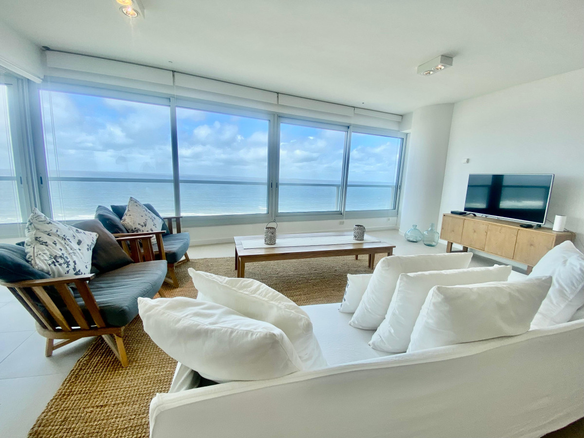 Departamento de 3 Suites Frente al Mar en Le Parc II, Playa Brava - Punta del Este