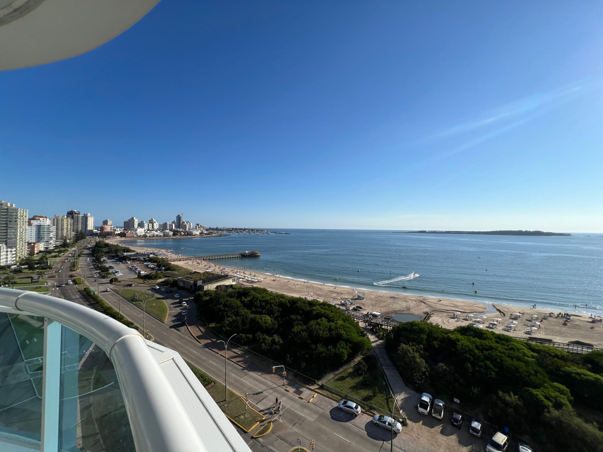 Apartamento 3 Dormitorios en Millenium Tower  Punta del Este