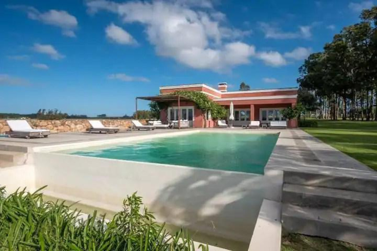 Chacra de Lujo en La Barra  5 Dormitorios, Piscina y Sauna - Cerro Eguzquiza