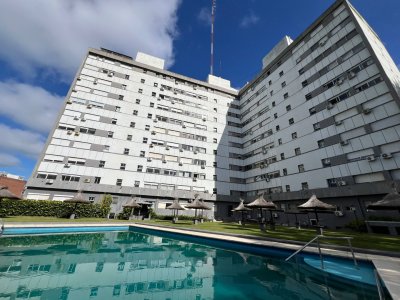 Apartamento en Venta Piso Alto de 2 dormitorios en Roosevelt 