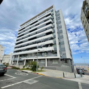 Alquiler Apartamento 1 Dormitorio Amueblado Balcón Ciudad Vieja Montevideo St