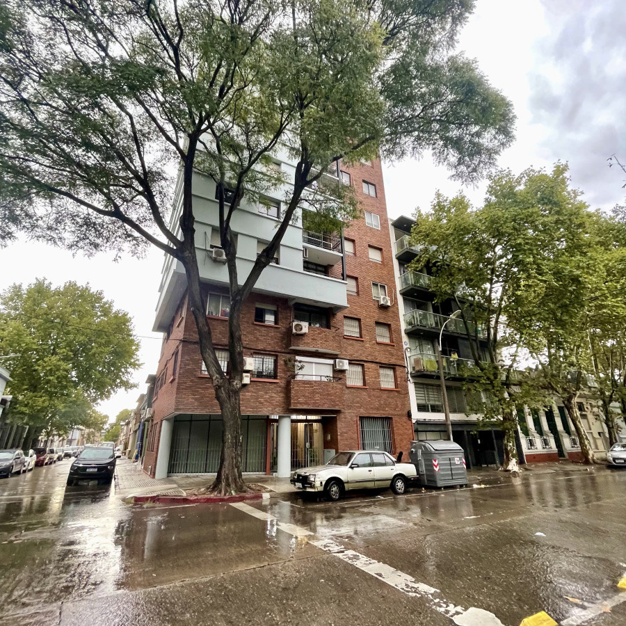 Venta Apartamento 2 Dormitorios Balcón Al Frente Tres Cruces Montevideo St