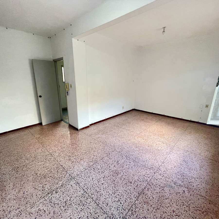 Venta Apartamento 2 Dormitorios Al Frente Tres Cruces Montevideo St