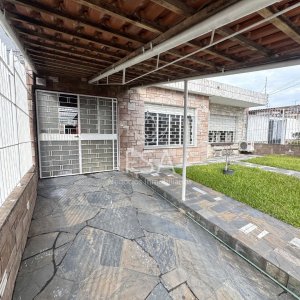 Venta Casa + Apartamento 4 Dormitorios Garaje Ituzaingó Montevideo E
