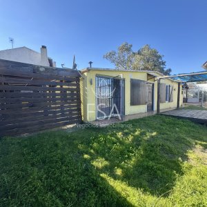 Alquiler Casa 2 Dormitorios Parrillero Amoblada Frente al Mar Balneario Los Titanes Canelones